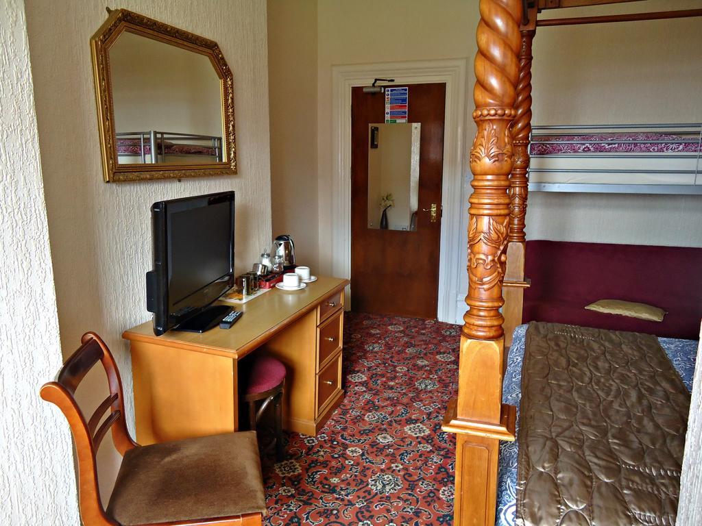 Cherry Blossom Inn Blackpool Ngoại thất bức ảnh