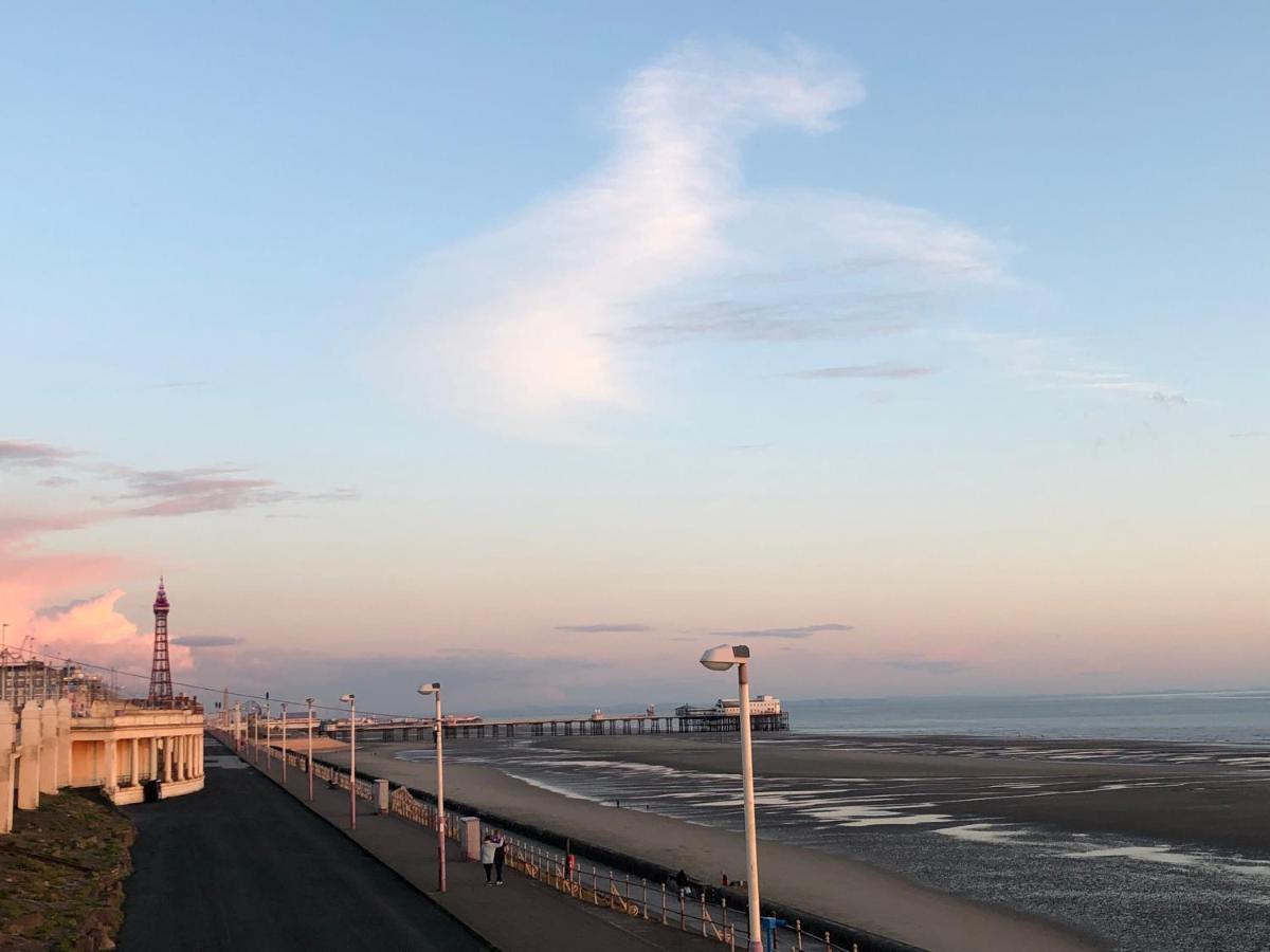 Cherry Blossom Inn Blackpool Ngoại thất bức ảnh